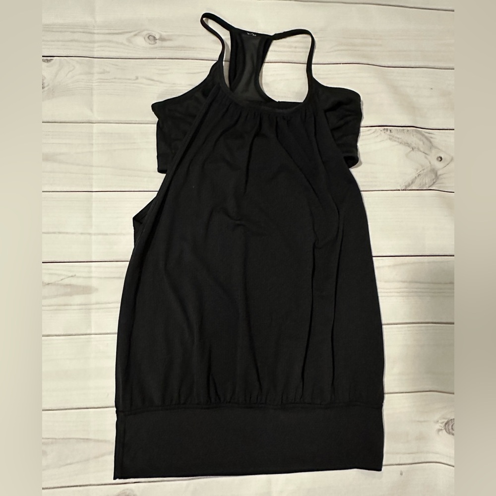 Lululemon No Limits Tank
Black / Savasana Camo 20cm New Black